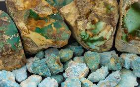 تصویر 2 از سنگ فیروزه کمرنگ نگین کوچک ویژه ساخت انگشتر و گردنبند